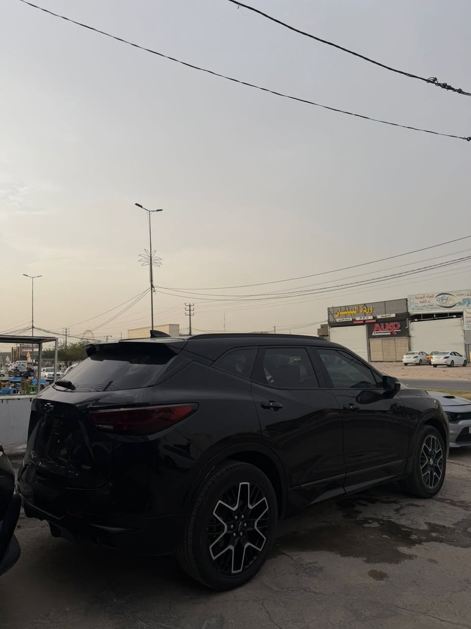 سلام عليكم سياره بلايزر موديل 25 اعلى فئه دخول جديد مرقمه ماشيه 5000مراوس بعقار ***********
