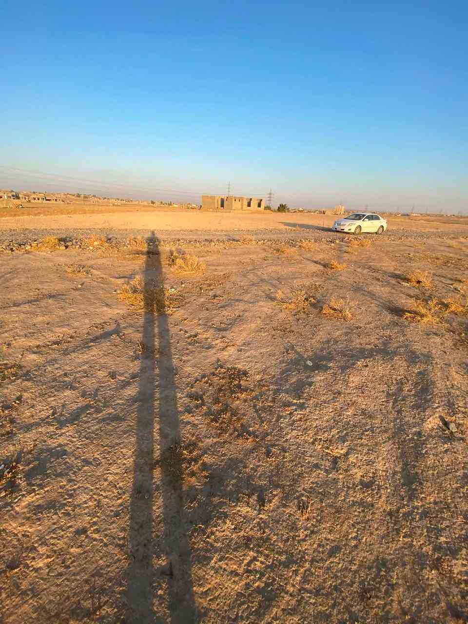 السلام عليكم 
قطعة ارض للبيع في منطقة عين عيسى قرب دار الاستاذ لؤي الموسى 

مساحة القطعة 800 متر 
سعر المتر 8 وقابل للتفاوض 
ارض مرتفعة ومناسبة للسكن ويبعد عنها الماء والكهرباء والتبليط تقريباً 100 متر 

الاستفسار اتصل : ‭***********‬
— في ‏الشرقاط اجميله الجزيره‏.
