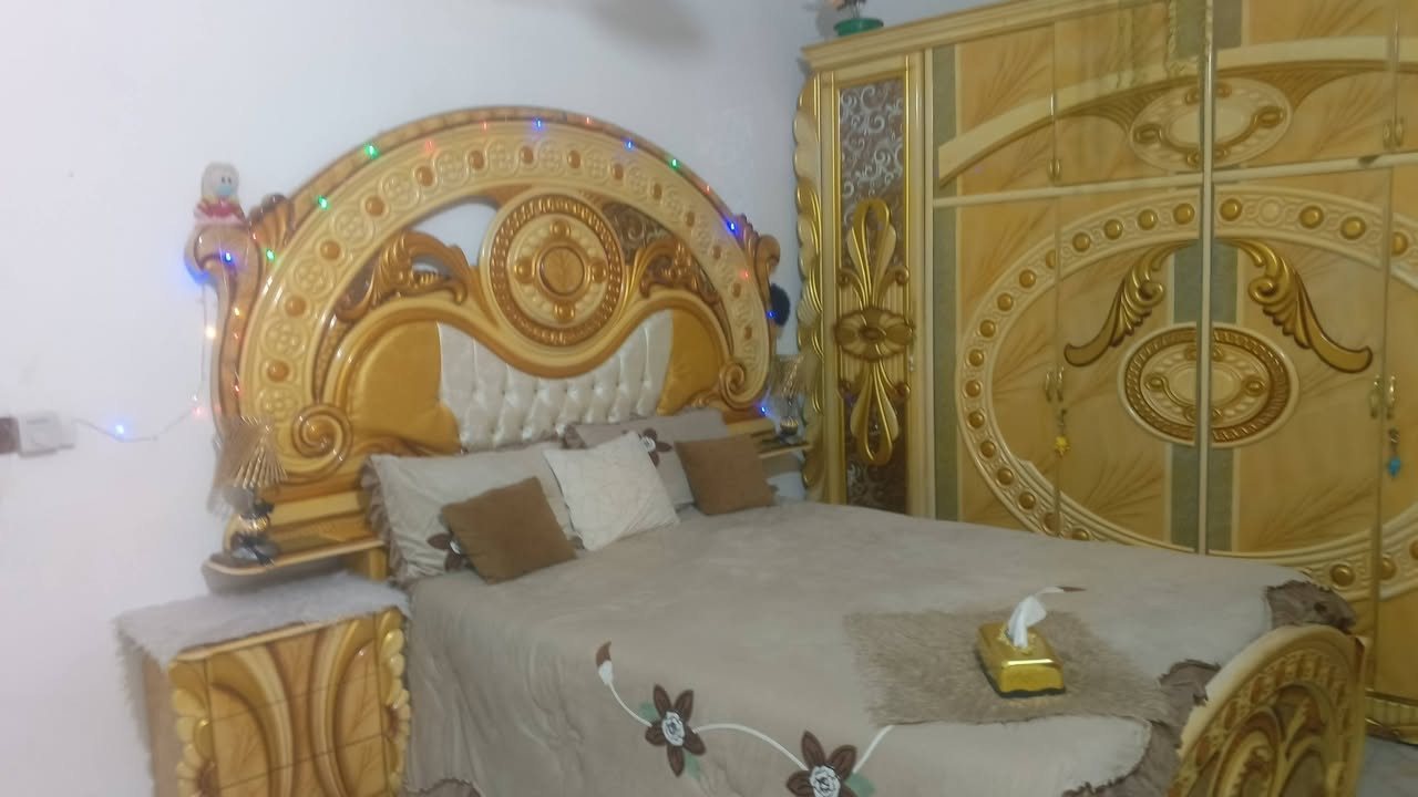 سلام عليكم غرفه للبيع اخشاب صاج تصميم تركي السعر خاص رقم الوالد بي واتساب واتصال *********** مستعجل عل بيعه
