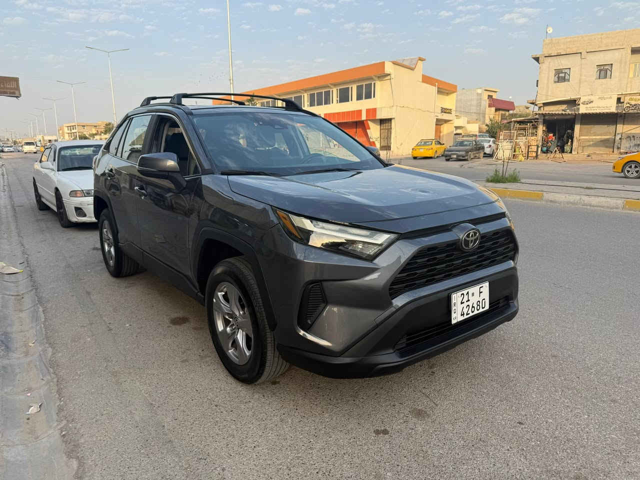 تويوتا راف فور. XLE
الموديل 2023 
اللون: فيلي
عداد المسافة 25  الف مايل
الضرر قبغ صندوق مبدل ومصبوغ وبنيد وجاملغ ١٠ سم تعديل بارد - ايرباگات سليمه 100 ٪100 
وصور الضرر مرفق مع الصور
سيارة مرقم وجاهز  
رقم الشاصي: 2T3W1RFV4PW280297
المواصفات:   XLE
فتحه سقف
بصمه تشغيل
بصمات ابواب
باب صندوق كهربائي 
كشن السايق كهرباء
تحكم ستيرن
رادار امامي
رادار خلفي
نقاط عمياء
قياده ذاتيه
تحديد مسار
اوتو هولد
نضام ايكو نورمال سبورت
مانع انزلاق 
مكان كركوك
للاستفسار 

***********
