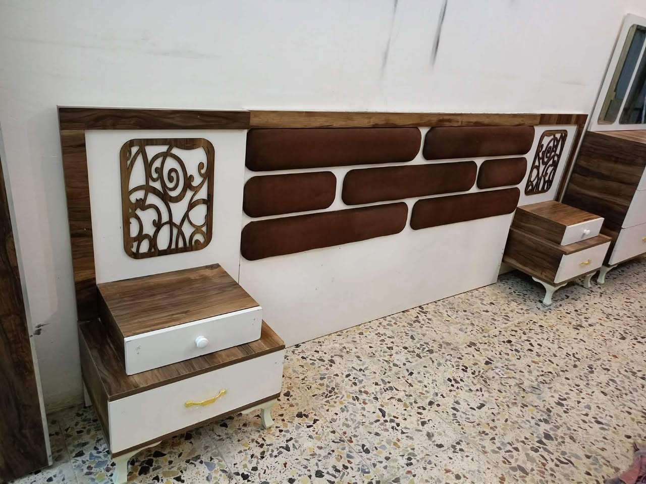 غرفة نوم تركي مستخدم😍💥 
 نضافة95💯
عدد القطع / 5
نضام / سلايت 🦋✨
سعر / 425🤍✨
شد ونقل داخل بغداد مجاني🛻
يوجود توصيل محافضات


**إذا كنت صاحب هذا الإعلان وتريد حذفه لأي سبب، رجاءا أرسل رسالة إلى الدعم الفني**