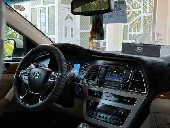 السلام عليكم 
سوناتا موديل 2015 وارد أمريكي لمتد يعني اعلى فئة
فول مواصفات للاخير...  1/1
مكينه 2400 دبل اكزوز 
مواصفات: 
بصمه تشغيل وابواب وصندوق 
كشنات كهرباء جلد تدفئة شاشه وكامرة 
اشاير بالمري شفط كهرباء 
لد امامي نهاري وخلفي 
رادارات كامله 
فول تحكم استرين 
مانع تزحلق
مثبت سرعه
حساسات كامره. برادات خلفية
حادثها سرقه جاملغ امامي جهت العبري مرجع نفسه بيه تبديل بنيد بلادي  
جديده كلش رقم بغداد الدولي  سنويه 2030
سيارة جديده بحاله الوكاله سعرها 145 معقول بلعافيه ع الياخذها. ***********
