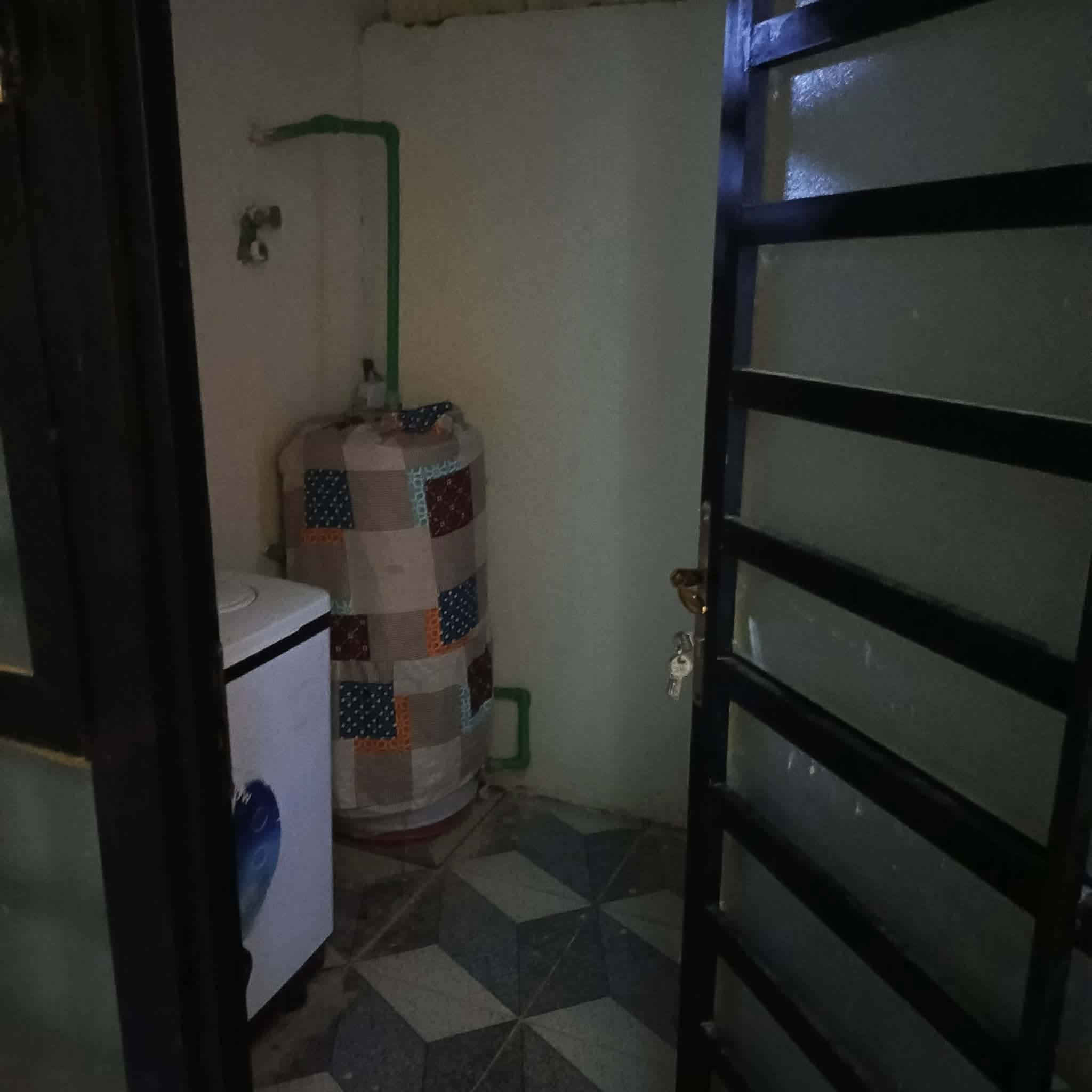 سلام عليكم بيت لبيع او مراوس حسب القناعه مع الفرق  البيت مساحته 140 بنيان جديد  طابوق جموهري  والسكف صبابه وسراميك وسكف ثانوي  البيت بي غرفتين وصاله واستقبال ومطبخ ومكشوفه وتخاريج داخليه وخارجيه  البيت عالي عن الشارع  الفرع عرظه 10 متر  عنوانه شارع مطار جديد خلف مول جدو وره العلويات  سعره 65


**إذا كنت صاحب هذا الإعلان وتريد حذفه لأي سبب، رجاءا أرسل رسالة إلى الدعم الفني**