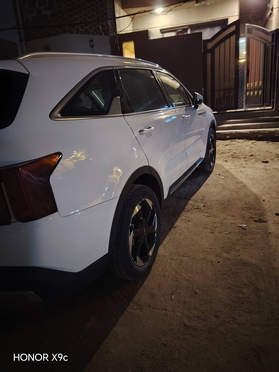 سلام عليكم 
سورنتو 2024 
مكفوله ما عدا بارد بالباب خلف عكس السايق
مواصفات 
كشن سايق كهرباء
شاشه منتصل
كامره خلفيه
كشنات جلد 
شحن لاسلكي 
شفتات ستيرن 
اربع وضعيات قياده 
6 سلندر 
7 راكب 
3 قطع تبريد
ماشيه 47 الف 
السعر 290 وبيه مجال 
للاستفسار ***********
