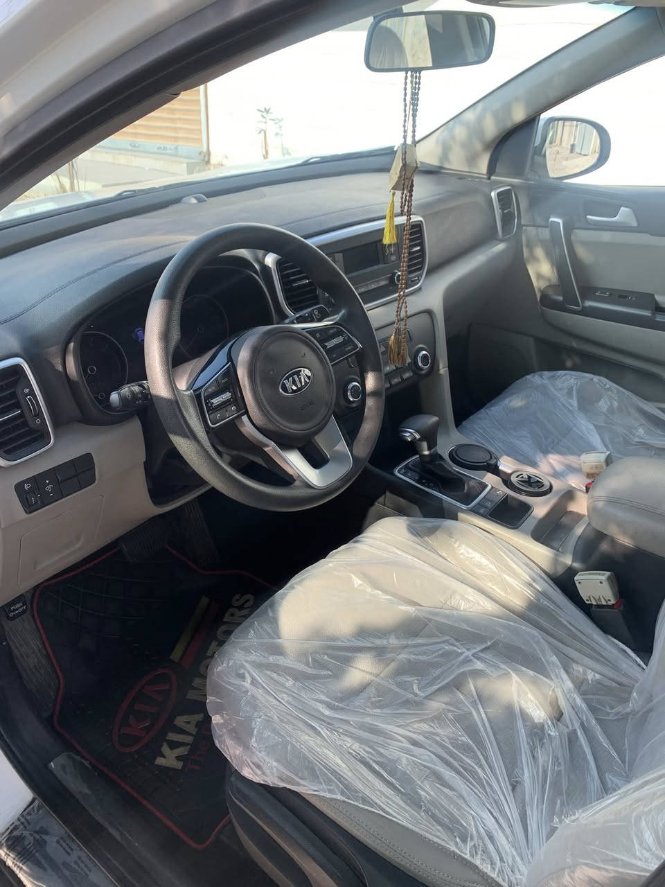 كيا سبورتاج موديل ٢٠٢١ خليجي محرك ٢٠٠٠ كلين تايتل تخم اطارات جديد سنوية باسمي مع بطاقة بنزين تحويل مباشر ماشي ٨٥ الف كلم السعر ٢١٢ المكان كركوك تفاصل اكثر اتصال ***********

