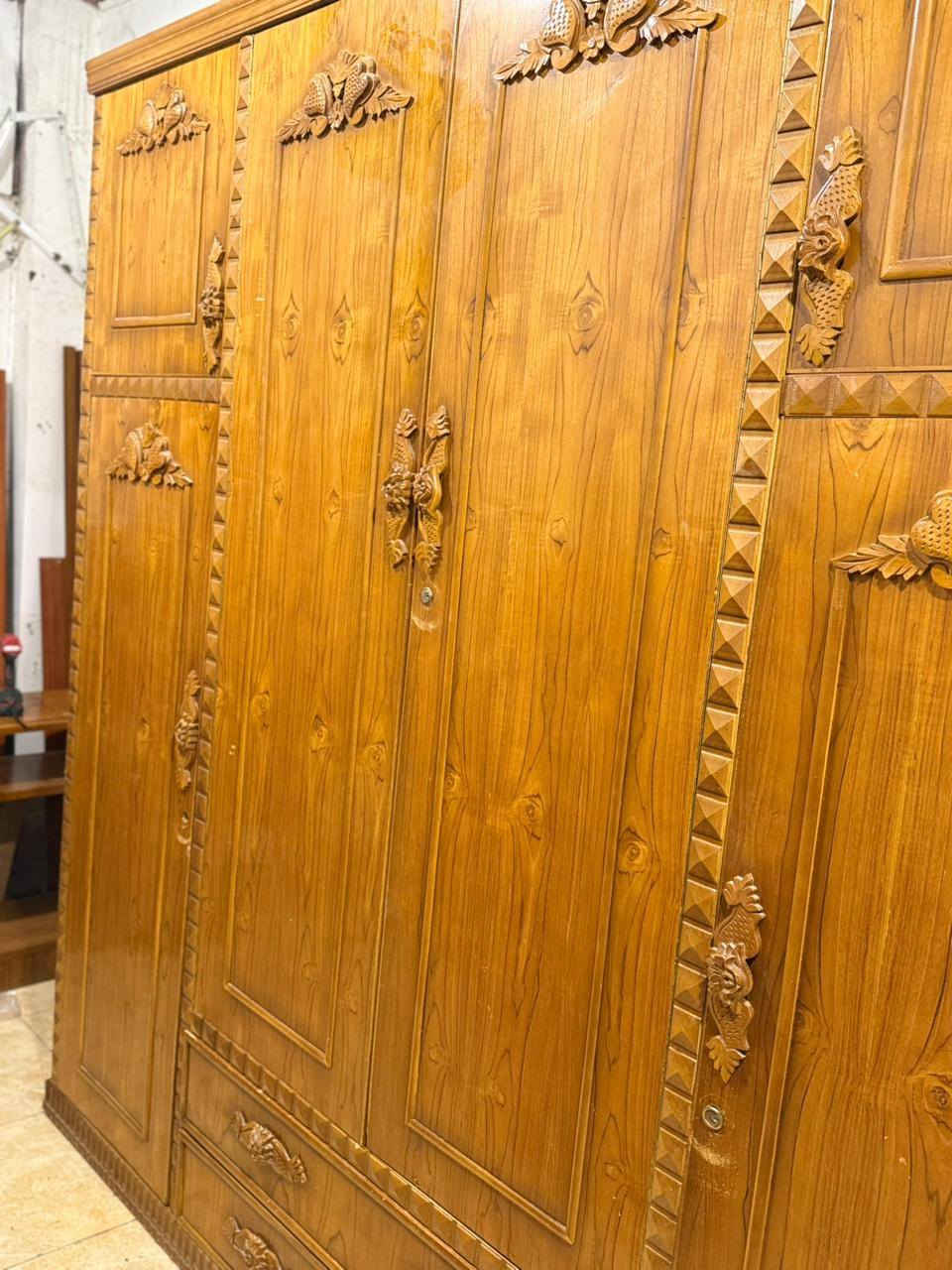 _للبيع💪
السلام عليكم🫡
عرض خاص ومغري   🔒
توفر لدينا من جديد كنتور صاج 4 أبواب ملحق داخل خارج صاج  شغل درجه اولى🌿 5ملم   توصي نقش زان فصال حديث شرط نظافه  والشغل 💯💯 والصور تحكم🌹
للاستفسار وتساب *********** مباشر🆕 ***********🆕
ومستعدون لشراء الغرف النوم المستعمله و الكناتير ✅
