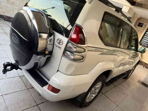 السلام عليكم برادو موديل2009 فول مواصفات vxمكفوله من الصبغ والحادث والسونار مرفق 6سلندر كير محرك شركه ممفتوحات  تخم تاير جديد ياباني  صدر جديد رقم بغداد الدولي بسمي ماشيه144الف السياره نظيفه السعر المطلوب 197 مكان السياره بغداد الغدير تحويل مباشر للاتصال *********** بغداد
