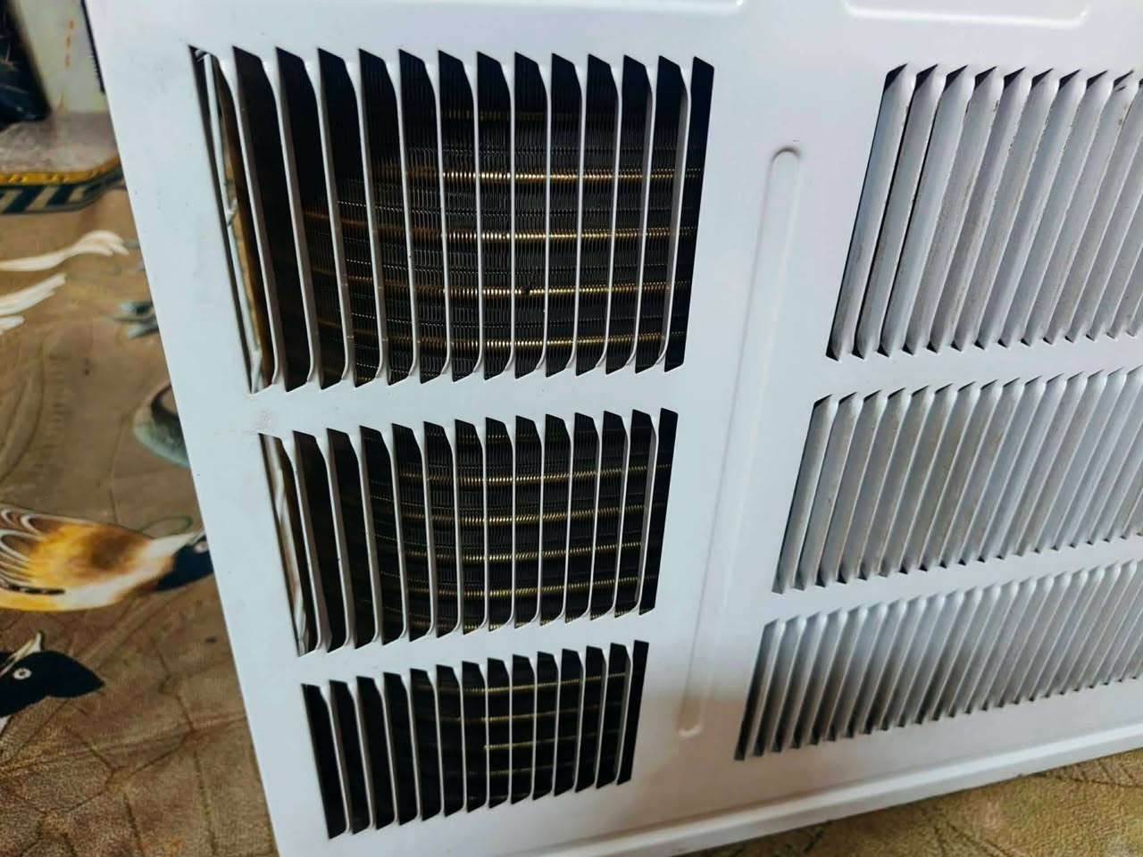 مكيف هواء جديد ستعمال سبوع بسعر ٢٠٠الف 
تخم جديد سعر ٢٠٠الف لتواصل الاتصال على الرقم التالي ***********
