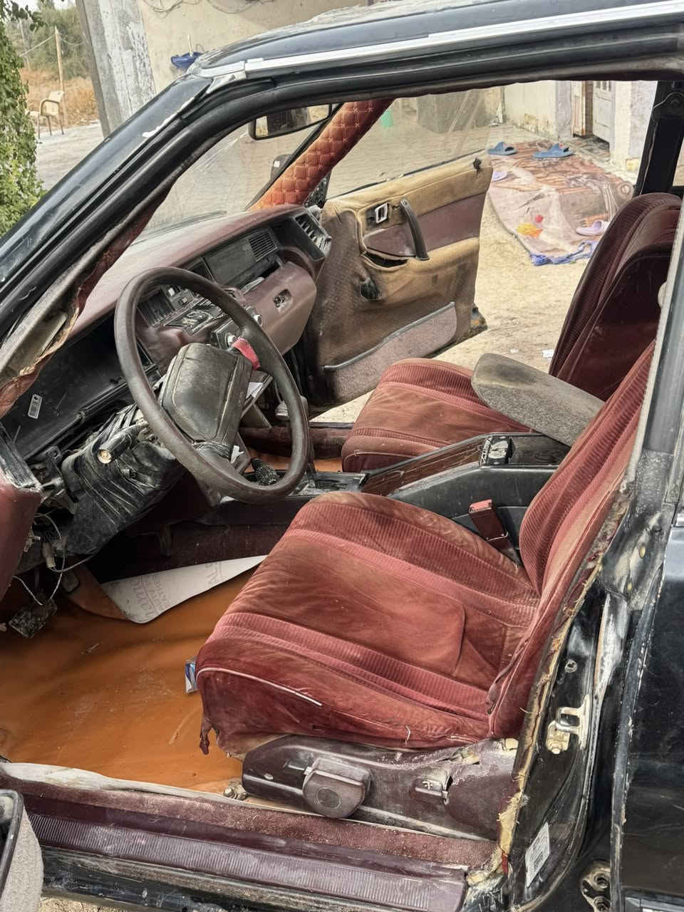 السلام عليكم.. هارتوب مديل ٨٩ يسره بلاد.. كير ومحرك ونجي ناعم خير من الله.. المكان بابل.. الرقم***********
