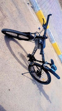 بايسكل للبيع ياباني جبلي حجم 26 سعر 80   07773263275