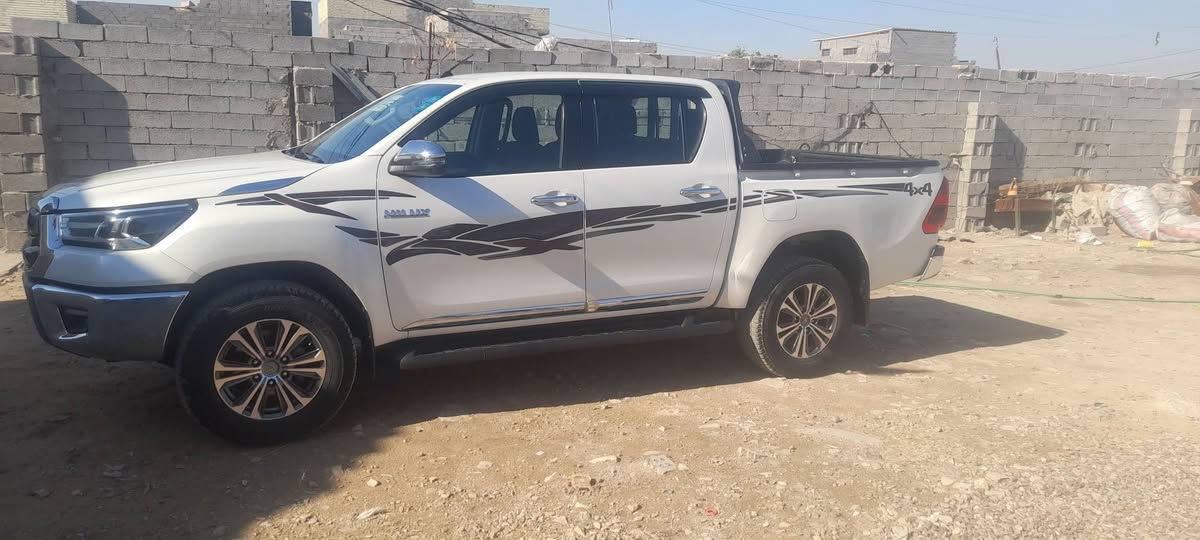 السلام عليكم هايلوكس موديل ٢٢ رقم بغداد سيارة باسمي تحويل ثاني يوم سيارة مكفولة كفالة عامة ماعدا تلث باردات بلبدي سعودي ماشية ٧٧الف*********** السع315 ورقات
