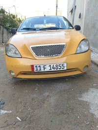 سيارة طيبه ٢٠١٥باسمي مصفره هيئة وغرامات كلهه شغاله بيه ضربه  باب الساي...