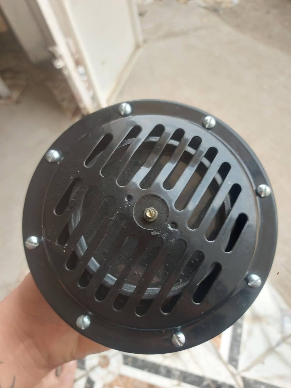 للبيع هورن بوش إيراني.  مستعمل بس ما مقسم سعر 80 رقم ***********
