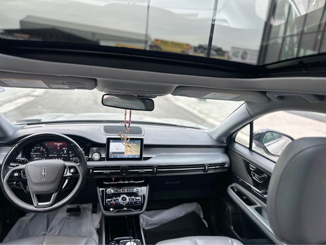 کوردی/عربی

سڵاوی خوای گەورەتان لێبێت …

ئۆتۆمبێلێکی زۆر ناوازە و خێزانی ، زۆر تایبەت و نوێ …

ناوی کۆمپانیا : لینکۆڵن
جۆری ئۆتۆمبێل : کۆرسەر
ساڵی بەرهەمهاتوو : ٢٠٢٢
ڕەنگی ئۆتۆمبێل : چیمەنتۆیی و سەقف ڕەش 
ماوەی ڕۆیشتوو : ٥٩ هەزار کیلۆمەتر
پارچەی بۆیاخکراو : تەنها بۆنید بێ ناو گرتن
جۆری مەکینە : ٢.٠ و تۆڕبۆ مەرغوب
جۆری ئەکسل : دەبڵ ئەکسل
ژمارەی تابلۆ : سلێمانی
ماوەی تازەیی ساڵانە : تاکوو ٢٠٣٠
مواسەفات : ( کوشن کارەبا - کوشن خەزن - کوشن هیتەر - کوشن تەبرید - شاشە گەورە - کامێرا - گێج ئەلیکترۆنی - دیاریکردنی خێرایی - خەتی جادە - ڕاداری ٣٦٠ - حاسە - دەرگای سنوق جەگە - چوار دەرگا بەصمە - کۆدی دەرگا - دەرگا و داشغوڵ و ژێر قاچی لیدە - ١٨ مکەبەرە - ١٠ ئێرباگ - کوشنی دواوەش هیتەرە … زۆر مواسەفاتی تر ) .

گەر موشتەری نیت تکایە کات لە خۆت و منیش مەگرە !

بۆ زانیاری زیاتر : ***********

سـلام الله عليكم …

سيارة كلّش نادرة وعائلية، مميّزة وحديثة …

اسم الشركة: لينكون
نوع السيارة: كورسير
موديل: 2022
لون السيارة: سمنتي وسقف أسود
الممشى: 59 ألف كيلومتر
الأجزاء المصبوغة: بس البونيد بدون حوادث
المحرك: 2.0 توربو مرغوب
الدفع: دبل أكسل
رقم التسجيل: سليمانية
السنوية مجددة لحد سنة 2030

المواصفات:
( مقاعد كهرباء – مقاعد ذاكرة – مقاعد تسخين – مقاعد تبريد – شاشة كبيرة – كاميرات – عدادات إلكترونية – مثبت سرعة – تحذير الخروج عن المسار – رادار 360 – حساسات – باب شنطة كهرباء – أربع أبواب بصمة – تشغيل بدون مفتاح وبصمة – إنارة LED داخلية – 18 سماعة – 10 إيرباغ – مقاعد خلفية تسخين … ومواصفات هواي بعد )

الرجاء إذا ما عندك نية شراء لا تضيّع وقتك ووقتي.

للاستفسار أكثر:
*********** السليمانية, العراق
