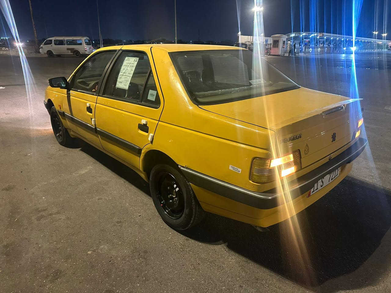 سلام عليكم بيجو لميس أكد موديل 2016مكفوله كفاله عامه بيها بارد بل جاملق علا كد اربع صابع مكينه وكير وتبريد وتتفئه مكفولات مصفره هيئة وغرامات سعرها 49وبي مجال مكاني بغداد رقم الهاتف ***********
