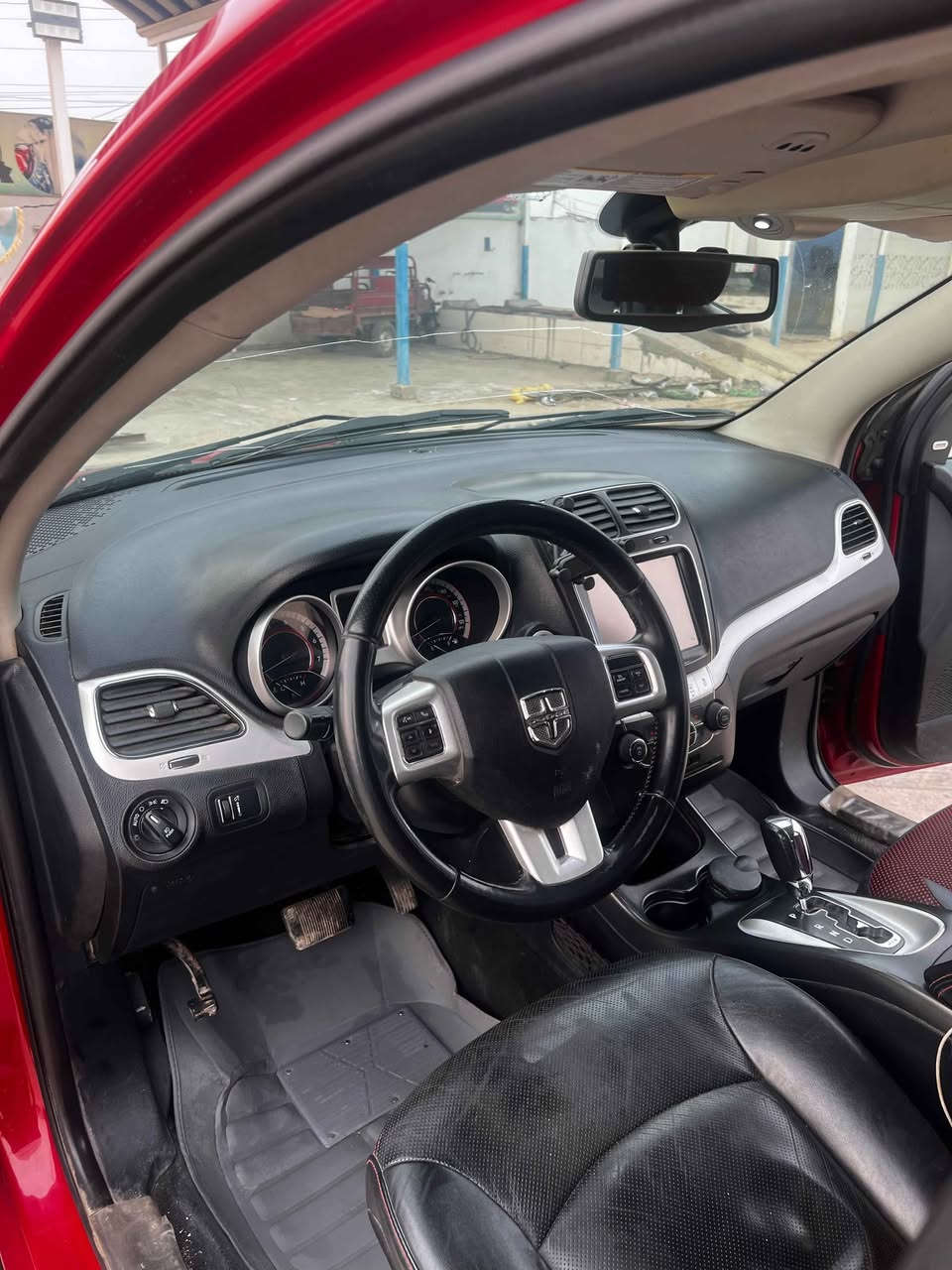 جورني موديل 2016 
محرك 3600
رقم بغداد انكليزي
فول مواصفات شاشة كبيرة + تدفئة ستيرن  كشنات
السعر 130 وبي مجال 
*********** عمارة, ميسان
