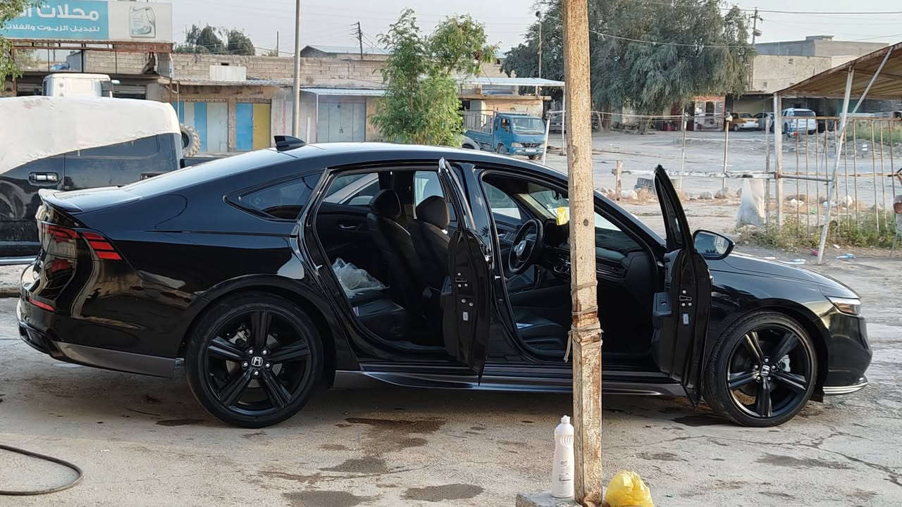 يالله السلام عليكم شباب اكورد2024 للبيع او للمراوس وياريت بسي ار في او اي شي راهم قطعه صبغ والحادث موجود بصور سعر 188وبيه مجال والي مايعجبه يطنش 😉***********
