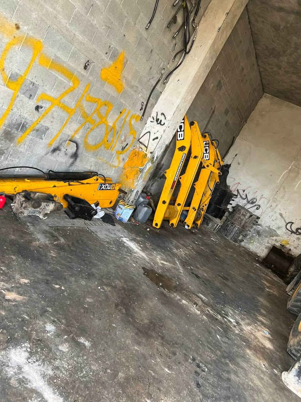 موجود جميع أنواع قطع JCB للتواصل عليه وتساب 0504800865


**إذا كنت صاحب هذا الإعلان وتريد حذفه لأي سبب، رجاءا أرسل رسالة إلى الدعم الفني**