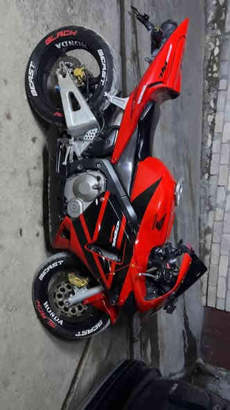 ياألله ماتور 600 rr بوفروتني گيرو مه كينه بشه رت موديل 2005 گيرومه كينه وكاره بايي بشه  رت سعر 35مجال تله فون *********** دهوك
