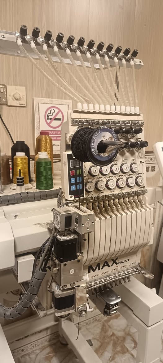 ماكنة تطريز ماكس جديدة غير مستخدمة للبيع
وذلك لظروف تعرضت لها لم استخدمها 
مع كافة ملحقاتها
للتواصل واتساي *********** بغداد, العراق
