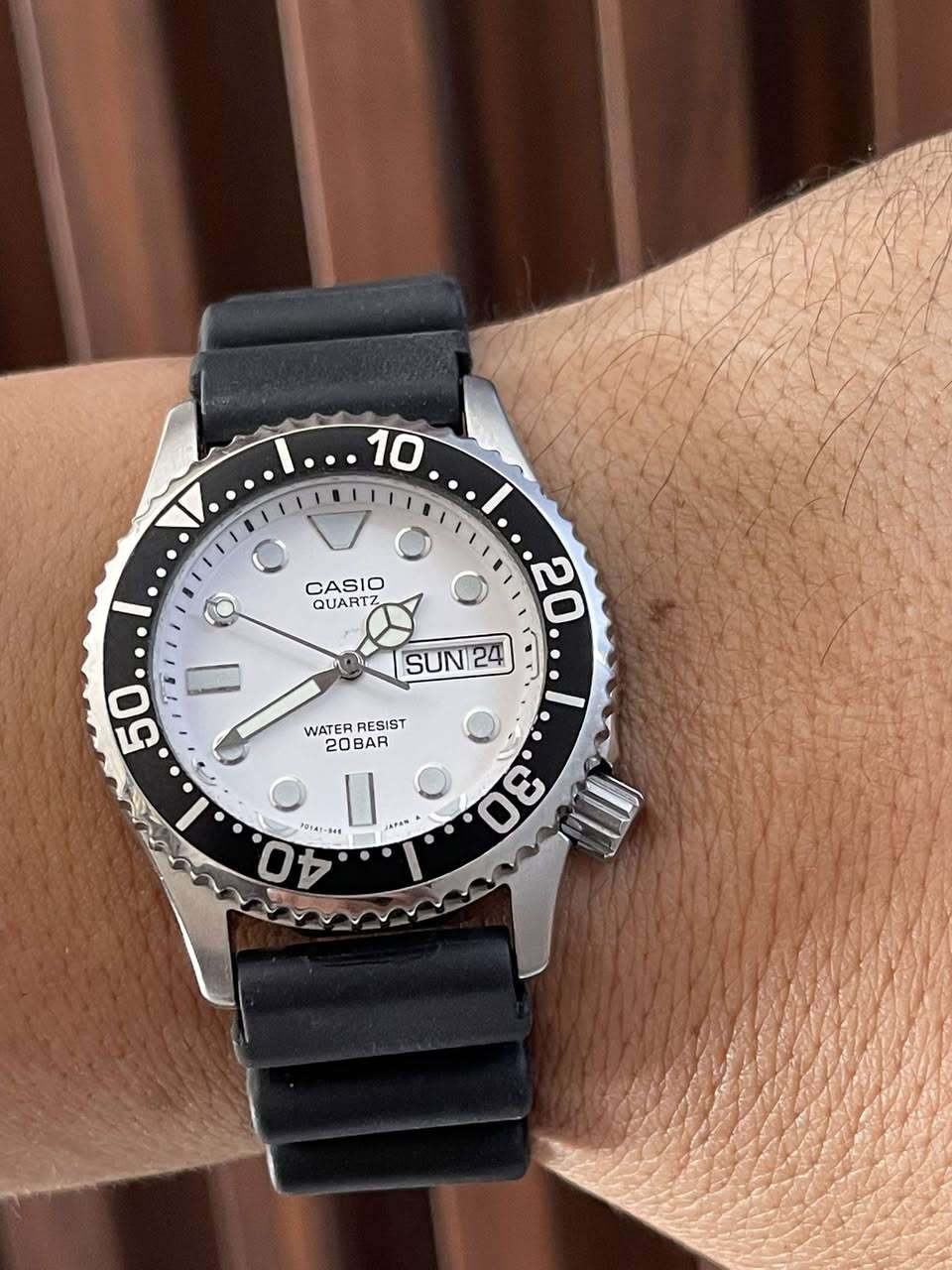سلام عليكم ساعة ماركة CASIO
موديل 1987 مخزن مخزن 

مكينة CASIO 394

700

STAINLESS STEEL

صنع ليابان JAPAN 

تسلسل ساعة 993044

قفل بحري عرض منفذ يومي و سبوعي طوق دوار قطر ساعة 36 نتاج قديم نضافة وكاله بعده ب ستيكر سير ربر من معدن الرتنج طبي مريح بلادي 

ساعة ضد ماء بعمق 200 متر او 20 بار BAR 

ارقام اميال لامنيوس ب كامل مضي ليلي 

عنواني بغداد الدورة يوجد توصيل بغداد ولكل العراق 

***********
