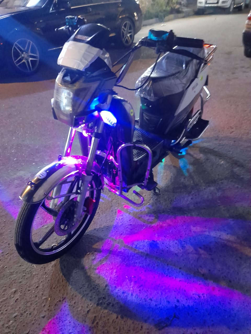 السلام عليكم دراجة هارلي 2025
5 بطاريات كبار جدد 
مثبة سرعه 
3 نمر 
تشغيل عن بعد 
انذار سرقه 
دبل اشاره 
السعر 350 وبيها مجال 
العنوان بغداد بلديات 
الرقم ***********
