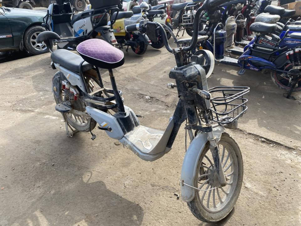 دراجة شحن للبيع حجم 20 شغالةكاملة بدون بطاريات السعر 90 الف يم معرض الرحمن ، الموقع سوق المفرق عل شارع العام قرب جامع الزيتوني ***********
