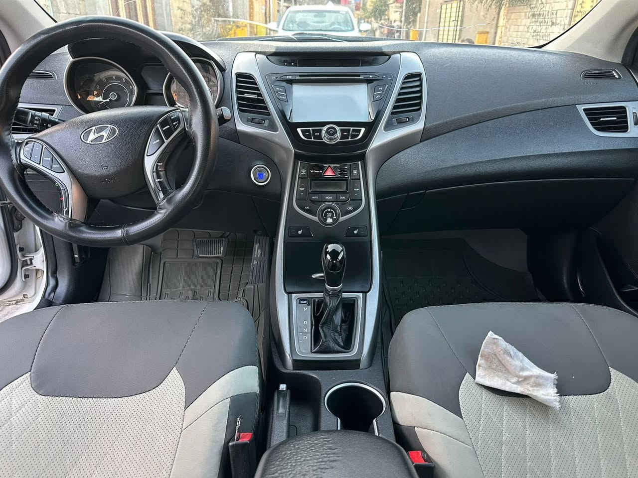 سلام عليكم
النترا 2015 خليجي فول موصفات 1/1 GLS 
موصفاته بصمه تشغيل بصمه ابواب
كشنات جلد + تدفئة
ستيرن تدفىة 
تبريد خلفي + ثلاجه
ويل كروم 
لد امامي خلفي
رقم اربيل منتهيه بسم كردي تريد تحويل او وكاله حاضر
محرك 2000 دوش
كير 6 نمر
سياره بيه صبغ بل داير وشويه بلباب
سعر 123 وبيه مجال 
البصره القبله حي المهندسين
***********
