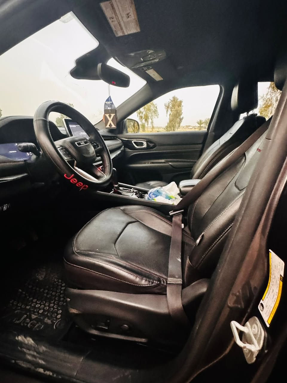 سلام عليكم للبيع او مراوس
للبيع — جيب كومباس 2023 ترايل هوك مواصفاته معروفه

🔹 الموديل: Jeep Compass 2023
🔹 المحرك: (تيربو 2.000)
🔹 الممشى:50 الف كيلو متر  
✅ جلد+تحكم كهربائي
✅ شاشة + كامرة خلفية
✅ تشغيل بصمة / ريموت ستارت 
✅ تدفئة كشنات+تبريد
✅ كراسي كهربائية
✅ مثبت سرعة+شاشه ديجتال 
✅قطعتين تبريد 
استخدام شخصي مال بيت
 مكانها بابل المسيب 

أي استفسار : ***********////***********
