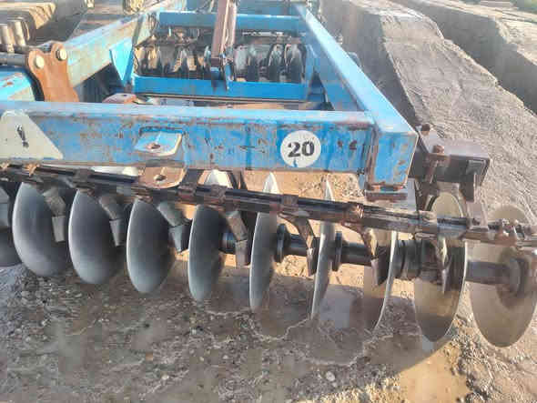 دسك للبيع حجم 18 مابي قطرت لحيم المكان الحويجة الاستفسار على الارقام  *********** اثير ***********
