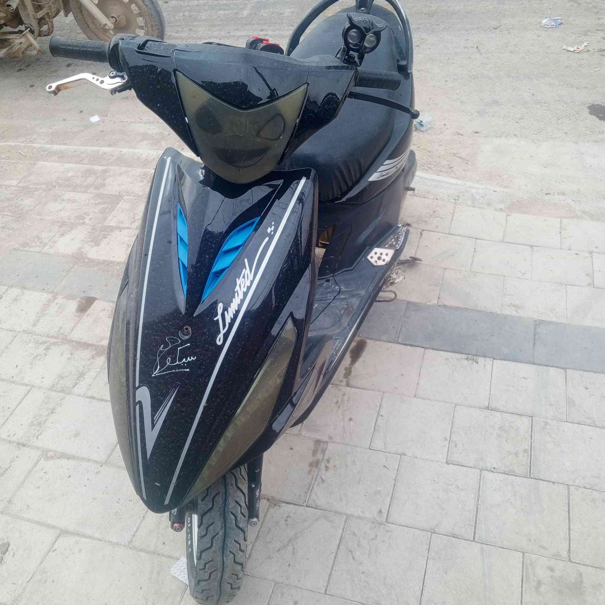 دراجت للبيع كلمن وسعره دراجت نضاف فول نص نكره مبيه اي شي طفي من كلشي كملت اي الستفسار هذه رقمي ***********او عله نت موجود
