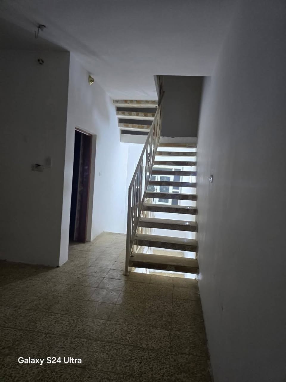 #يعلن مكتب [[ #أضواءالمدينه]] للعقار
مشتمل للايجار 

المساحه //130 م طابقين بناء نظيف 

♤♤♤♤♤♤♤♤♤♤♤♤♤♤♤♤♤♤♤♤

الموقع//#حله الاساتذه خلف مدينة حمورابي 

♤♤♤♤♤♤♤♤♤♤♤♤♤♤♤♤♤♤♤♤

#يتكون // مطبخ/صاله/كليدور/٣غرفه نوم 

مجمع صحيات/ البيت نظيف 

■■■■■■■■■■■■■■■■■■■■

■■■■■■■■■■■■■■■■■■■■

#للاستفسار// مراجعة مكتب أضواء المدينه 

#الكائن//حله شارع ٨٠ مقابل أسماك الشجيري 

☆☆☆☆☆☆☆☆☆☆☆☆☆☆☆☆☆

#اواتصال على الأرقام التاليه 

***********
