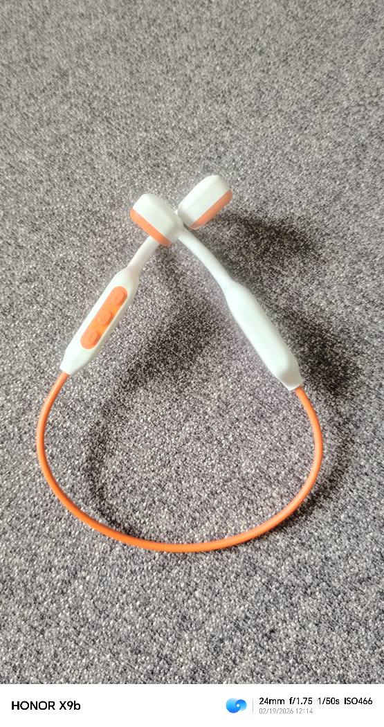 هێدفۆن مارکەی (Zovimax) ئەوروپی
بلوتوزە
دژە ئاوە
بەکاردێت بۆ (مەلەوانی ،شاخەوانی،ڕاکردن،پاسکیل سواری،شوفێری،کاتی ئاسای)
لە پاکەت دایە و کامی ئەشیایە
نرخی زۆر گونجاوە
بۆ زانیاری زیاتر کۆمێنت بکە یان نامە بنێرە بۆ تایبەت السليمانية, العراق


**إذا كنت صاحب هذا الإعلان وتريد حذفه لأي سبب، رجاءا أرسل رسالة إلى الدعم الفني**