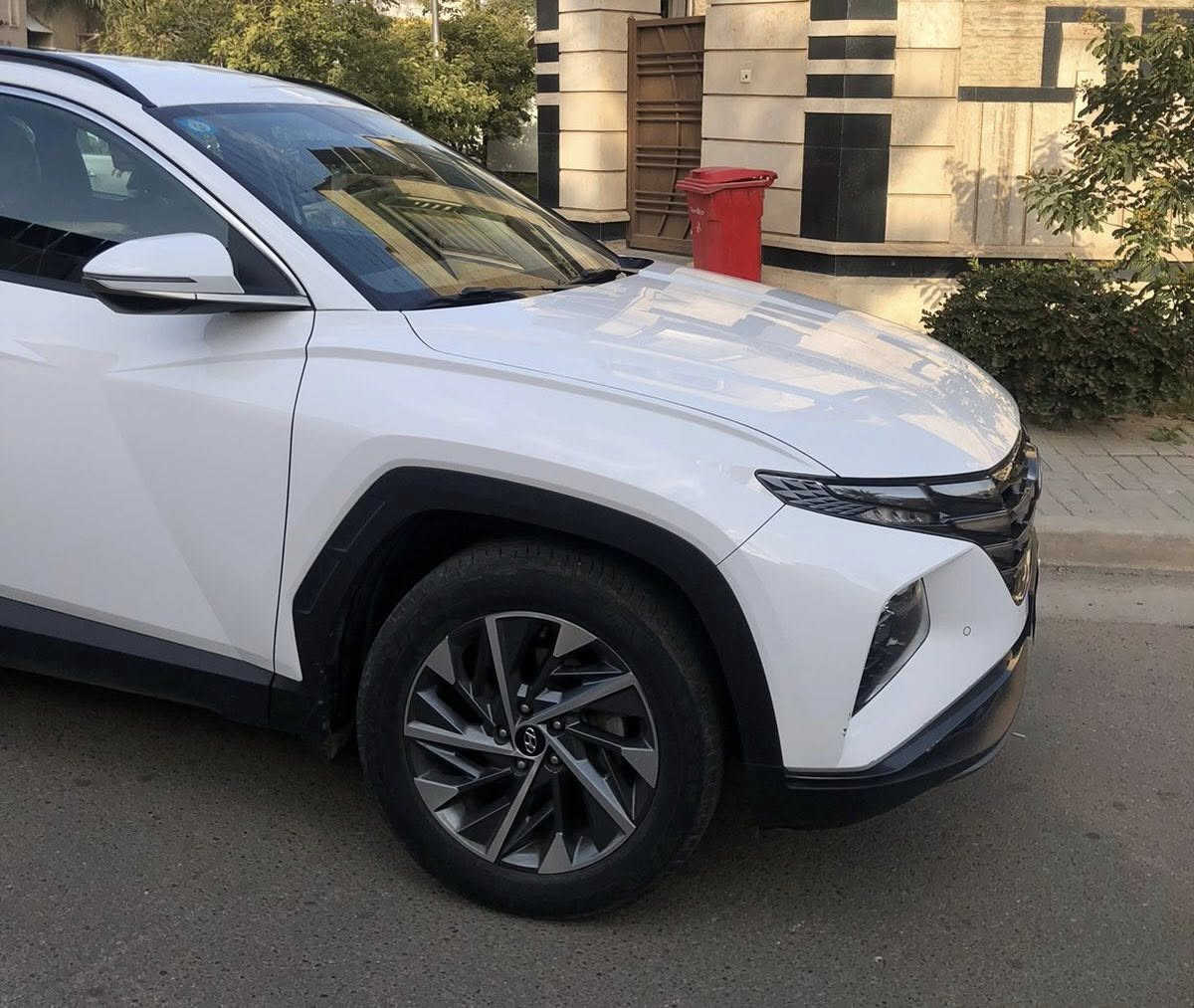 السلام عليكم ‭
توسان  2023  خليجي فول عدا البنوراما 
 داخل اسود ماشية 27 الف 
 مكفولة من الصبغ والبارد رقم بغداد بسمي تحويل مباشر مكان السيارة بغداد
السعر 203 بي مجال 
 اتصال /***********
اي استفسار اتصال ع الرقم .
