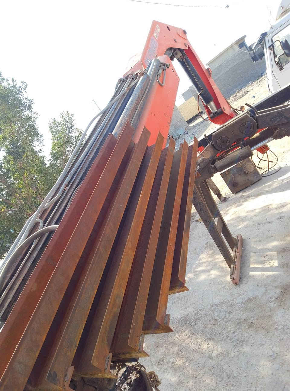 كرين بافنگر حجم 18080 
5سلايت كرين  چنگال وهسة ردت اسوي كماشه چان متروك ع وضع الشركه لا فطر لا كسر مكفول كفاله عامه كماشه المانيه كنترول كامل مكان الاكرين فلوجة جبيل خلف مجمع الريحاب .  ***********
