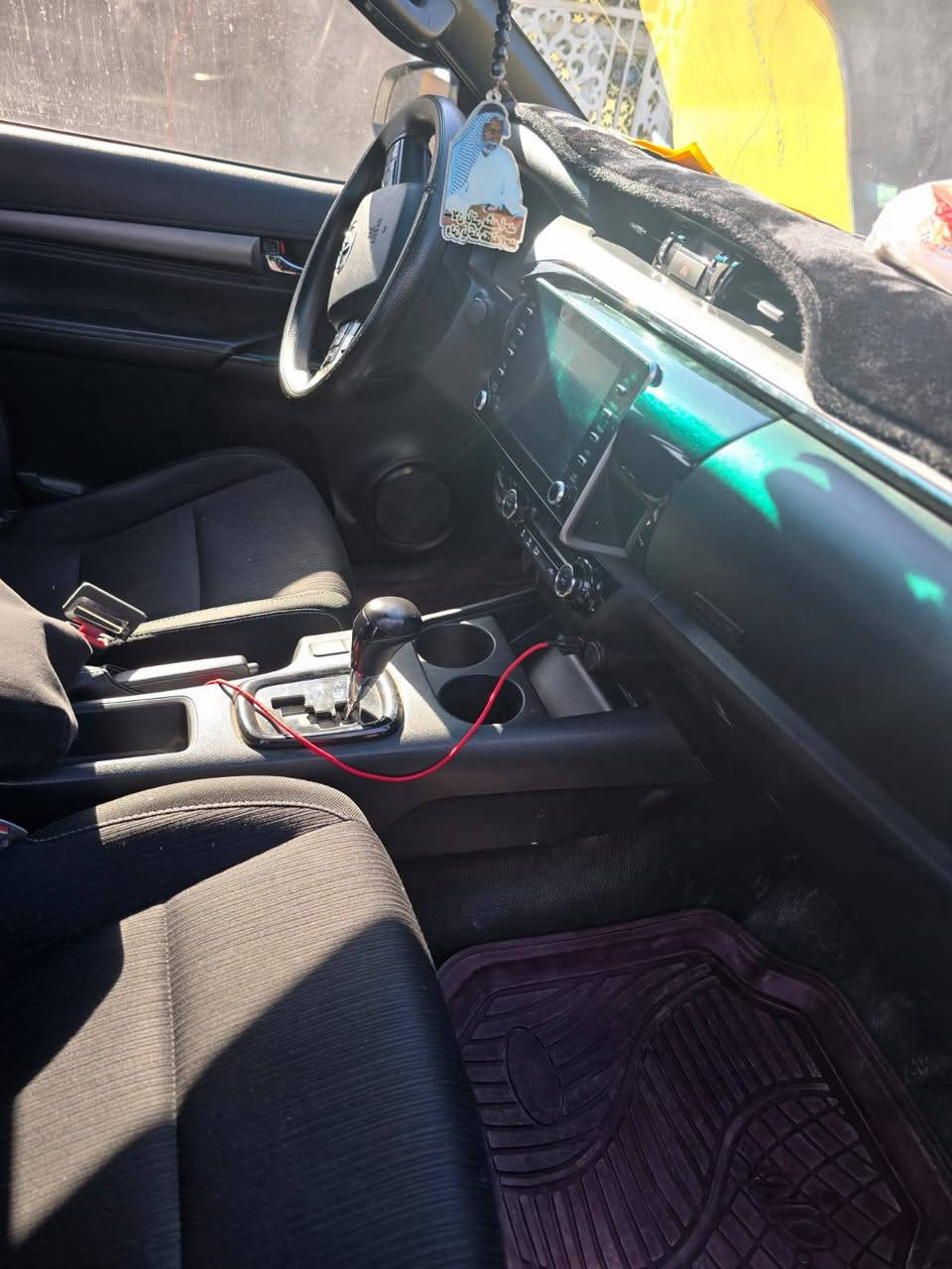 بيكم هايلوكس للبيع مكفوله كفاله عامه موديل 2021ماشيه 87رقم اربيل انكليزي اسعر 355وبيه مجال قليل اتواصل والاستفسار على هاذه ارقم *********** اتصل وبيك خير ودلل
