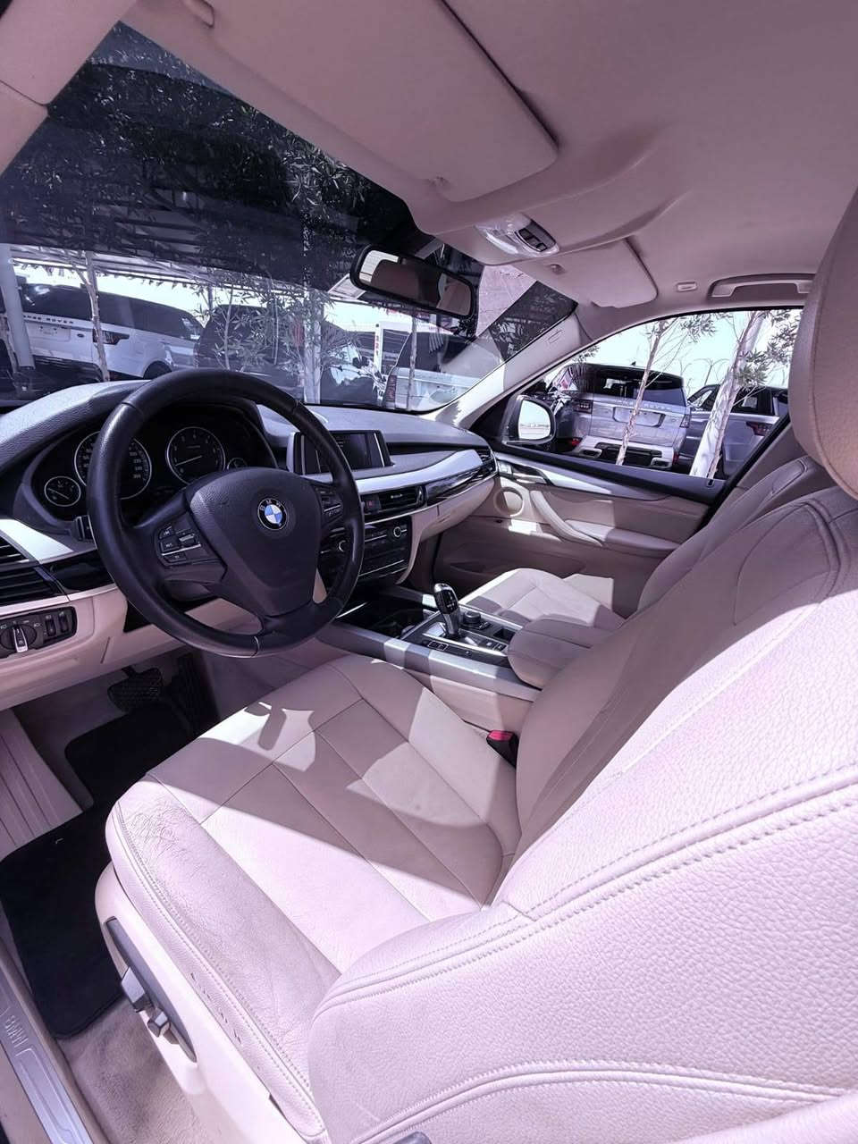 بي ام دبليو X5 XDrive35i 
موديل 2016
خليجي
6 سلندر توين تيربو 
تشغيل بصمة + مقاعد كهربا 
مقاعد جلد + مثبت سرعه 
كاميرا خلفية + نظام SPORT 
ممشى 183,000 كم
بحالة ممتازة جدا 
بدون اي اعطال 
مسرفس جاهز للتسجيل 
لا يحتاج  أي مصاريف 
مطلوب 39,000 درهم 
قابل لتفاوض
رقم التواصل 0501578754
لمشاهدة مزيد من الصور يرجى زيارة حسابنا التالي في انستغرام
@sarmadcars107
@sarmadcars107
@sarmadcars107 الشارقة, الإمارات العربية المتحدة


**إذا كنت صاحب هذا الإعلان وتريد حذفه لأي سبب، رجاءا أرسل رسالة إلى الدعم الفني**