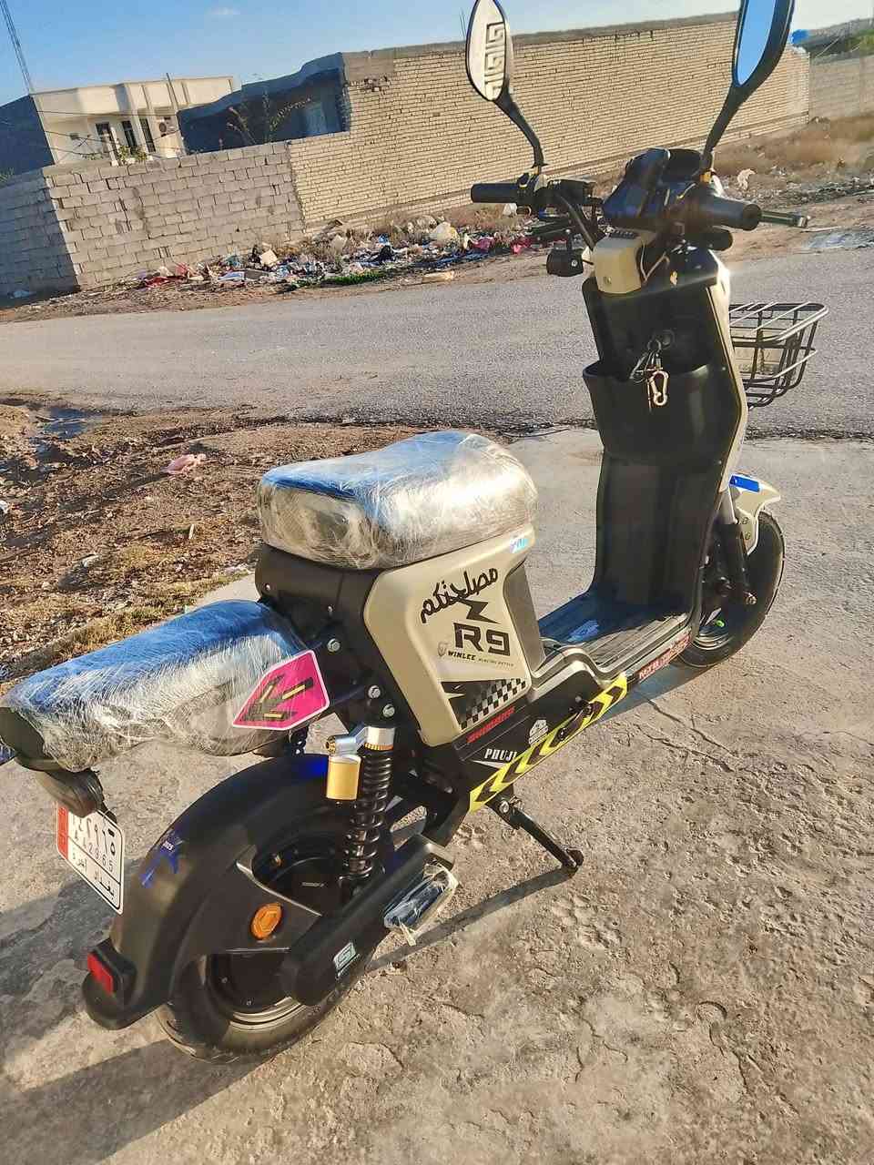 سلام عليكم ورحمه الله وبركاته درجة اللبيع شحن جديده جديد ممعنه الكلمه مواصفات فول 1, هورن 2, دبل اشاره 3, رجوع الى خلف 4,تايرات جوبلس 5,لايت عالي ناصي رماس زنون 6/ كماشت تلفون اي عطل مابيهه الدراجه جديده السعر 475 الرقم الهاتف *********** مكاني بغداد جسر ديالى اسم الدراجه ار 9
