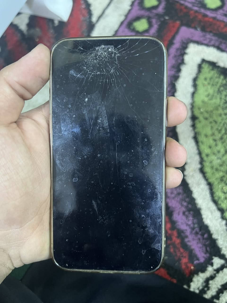 سلام عليكم ايفون 12عادي. جهاز ومع من ايدي انضرب كلاس و سماعه فوك وكفت جهاز مكفول وتر بروف كله بلادي  السعر 230وبي مجال الطيبين مكاني بغداد حي جميله 
‏***********
