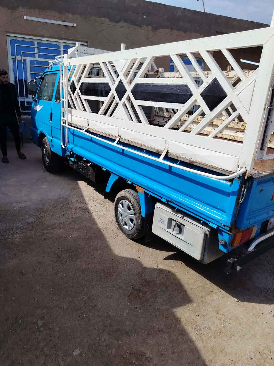 السلام عليكم كيا بنجو للبيع موديل 95 مقفوله للاستفسار على هذا الرقم ()***********)***********
