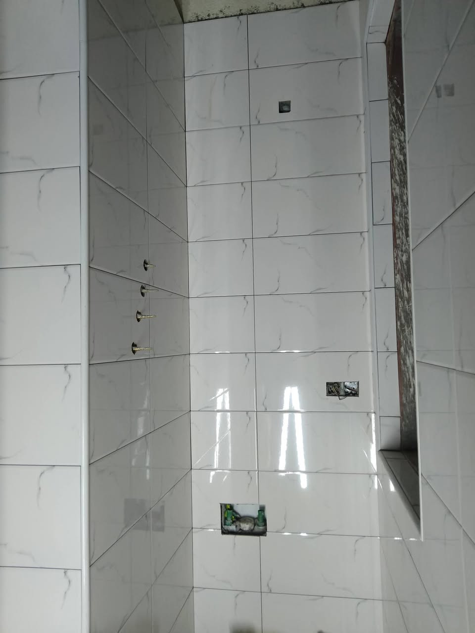 سلام عليكم خلفة تطبيك كافة السراميك جدران ارضيات 

مرمر بورسلين بايات درج عمل لوح بورسلين ترميم بيوت 

لتزام بل عمل سعر مناسب مكاني بغداد ***********
