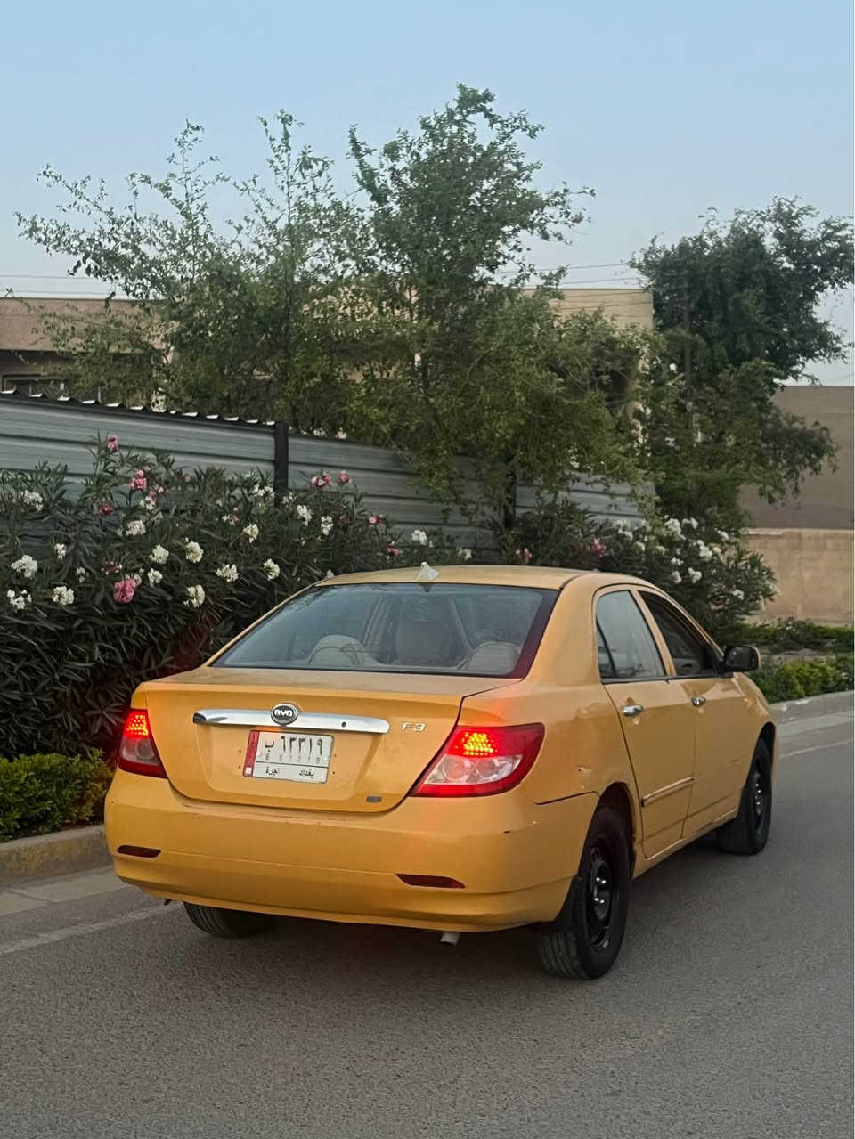 BYD F3 ٢٠١١ 
السياره مكينه كير تبريد خير من الله 
مكينه وكير ياباني 
صدر جديد تخم تاير جديد 
سياره تنكر سلف وتطلع وين متريد 
منظومة زنون 
رقم بغداد مصفره هيئه 
السعر ٤٠ وبي محال للشراي 
مكان سياره سيديه قرب تقاطع درويش 

0771 382 1380 بغداد, العراق
