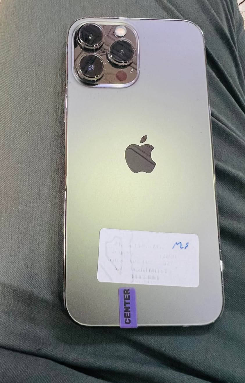 ئايفؤن ١٣پرؤماكس به شه رت لؤك لؤك مؤبايله كه ئى ده سته خؤمه به شه رت ده فرؤشم ١٢٨ئيگايه پاترى ٨٤بيلادييه له شه ريكه ى ئايفؤن شاشه ى به بيلادى گؤرايه به س به شه رت ده فرؤشم سه حرى ٤٣٠$دؤلاره *********** أربيل, العراق
