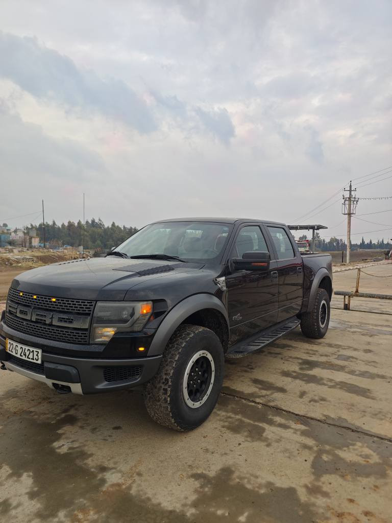 رابتەری svt مودیل 2013

هیچ هیچی  پێوە نیە 
فول مواسفاتە
مکینەو گێری نەکراوەتەوە
یەک دەسە هەموو گیانی بەشەرتە
بەناوی خۆمەوەیە سەنەوی تازەیە
مکینە و گێر و اکسل و قفل اکسلی بەشەرت
***********
*********** واتساپی لەسەرە شمشمل, السليمانية
