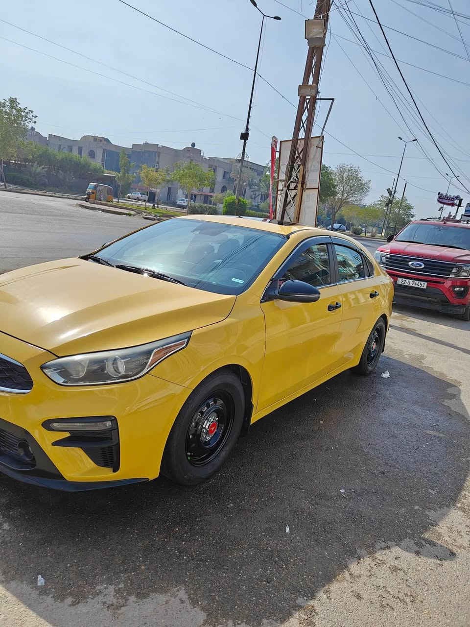 تحيه طيبه السلام عليكم
كيا فورتي 2021 EX

فول مواصفات  
مكينة 2000 دوش 

جديد عل ايدي 

مآل بيت ماشتغل بيها 

ماشبه 59 ميل 

مصفره ملاحظة بيها منظومه غاز 

انكر سلف اطلع شارع 

رقم بغداد باسمي تحويل مباشرة سنويه 2027

السعر 143  ورقه وبيها  مجال بسيط 

اي استفسار 

***********

مكان بغداد حي جهاد
