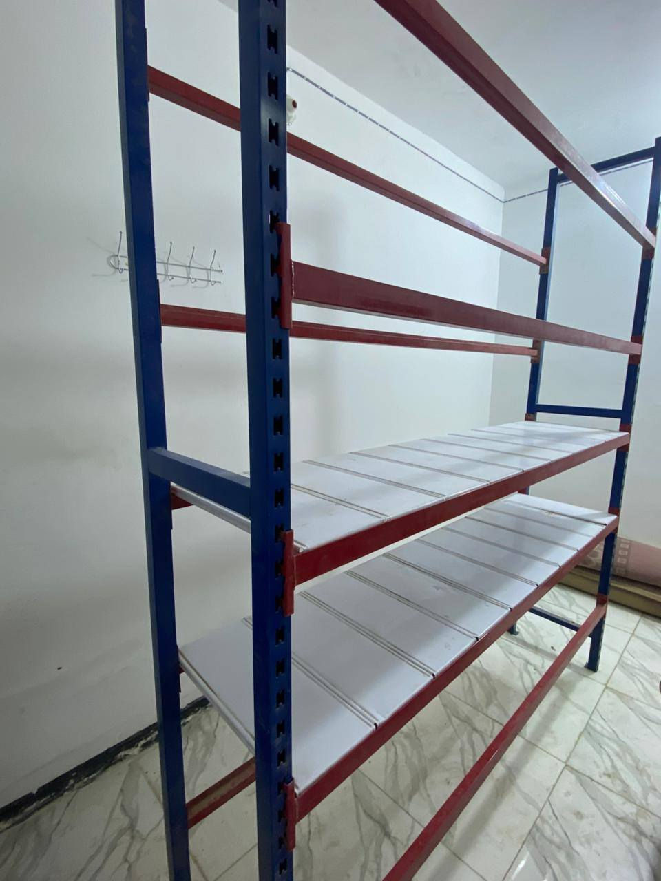 لابيض⬜ طول مترتين+  العرض متر و26
الابيض والازرق⬜🟦 طول مترين و50+ العرض مترين و8cm
مكاني نجف مهندسين 
رقمي *********** للستفسار
