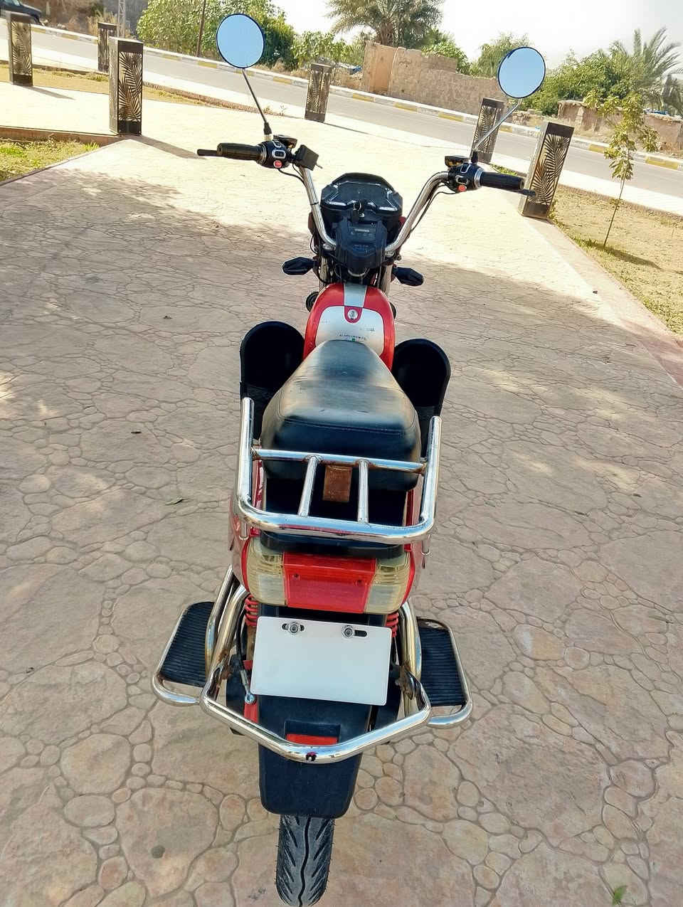 دراجه هارلي للبيع سعر 300بطاريات نص عمرهن يمشن 15كيلو متر كهربايات شقاله كله  للستفسار ***********.   ***********
