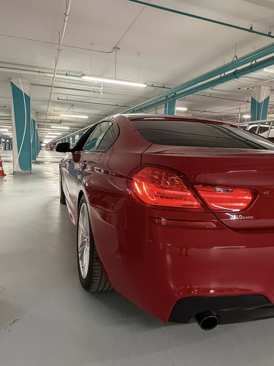 للبيع BMW
الموديل 2014 
الفئة السادسة 
الحجم 640i
لايت داينمك
حساس امامي خلفي 
كامرات جانبي وخلفي
بصمة تشغيل 
بصمة ابواب 
بانوراما 
ترحيب
فول تحكم كشن 
تبريد مناخ منفصل 
ستائرابواب خلفية كهرباء
ستارة للجامة الخلفية كهرباء
سيدي جنجر 
ويل 20
تبريد ثلج 
فول تحكم ستيرن 
عدادات الكتروني متغير لون وشكل
4 مودات قيادة 
ايكو 
نورمل 
سبورت 
وسبورت بلص  
ترحيب ابول 
سستم صوت 
ابواب شفط 
وشغلات الشاشة بلوتوث واواكس ويو اس بي 
استيرن كهرباء 
لايت اوت 
جام اوتو
هندبريك كهرباء 
اوتو هولد 
اوتو استوب (اطفاء المحرك بالازدحام) 
عليها صيانه كاملة السيارة 
ونظافتها كدام العين مبينه 
السيارة خليجي وكالة 
بيها صبغ دعامية امامية وشوية من الداير مال جاملغ خلفي شخط صغير فقط بدون حتى معجون
للبيع فقط فقط 
السعر 21,000  الف دولار
وبيها مجال  بعد المعاينة اخوان لحد يقارنه بام 185 ورقة 
مطخطخة واذب يم المصلحين قيامة يلا كاعد تسوقها  رحمة لدينكم  تريد السيارة اخذها بلا حكها بس لحد يكسر بحلال غيره واي استفسار اني حاضر اتصل وبيك خير وتدلل 
للعلم السيارة هزه وفحصة وسنوية جدد ومداور مباشرة
هذا رقمي اخوكم ابراهيم الشمري 
***********
