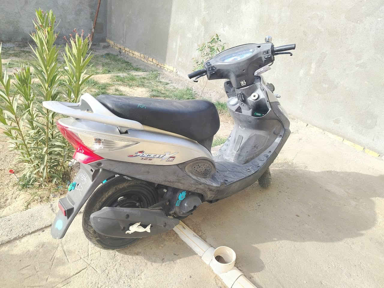 سلام عليكم كامكو ١٤ للبيع كفاله توه نازله من الرمبه سعره ٨٠٠ رقمي ***********
