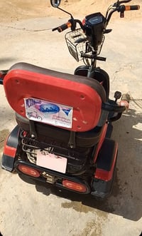 دراجه شحن نضيفه مستعمله ٦ اشهر بسعر ٨٥٠ الف وبيه مجال للاستفسار ٠٧٨٠٢٧...